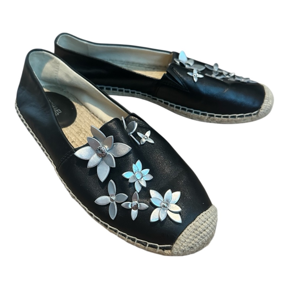 MICHAEL Michael Kors Women’s 7 M Black Flower Flats Shoes